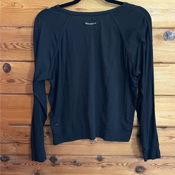 Lululemon Black Gold Long Sleeve Top - Picture 1 of 5